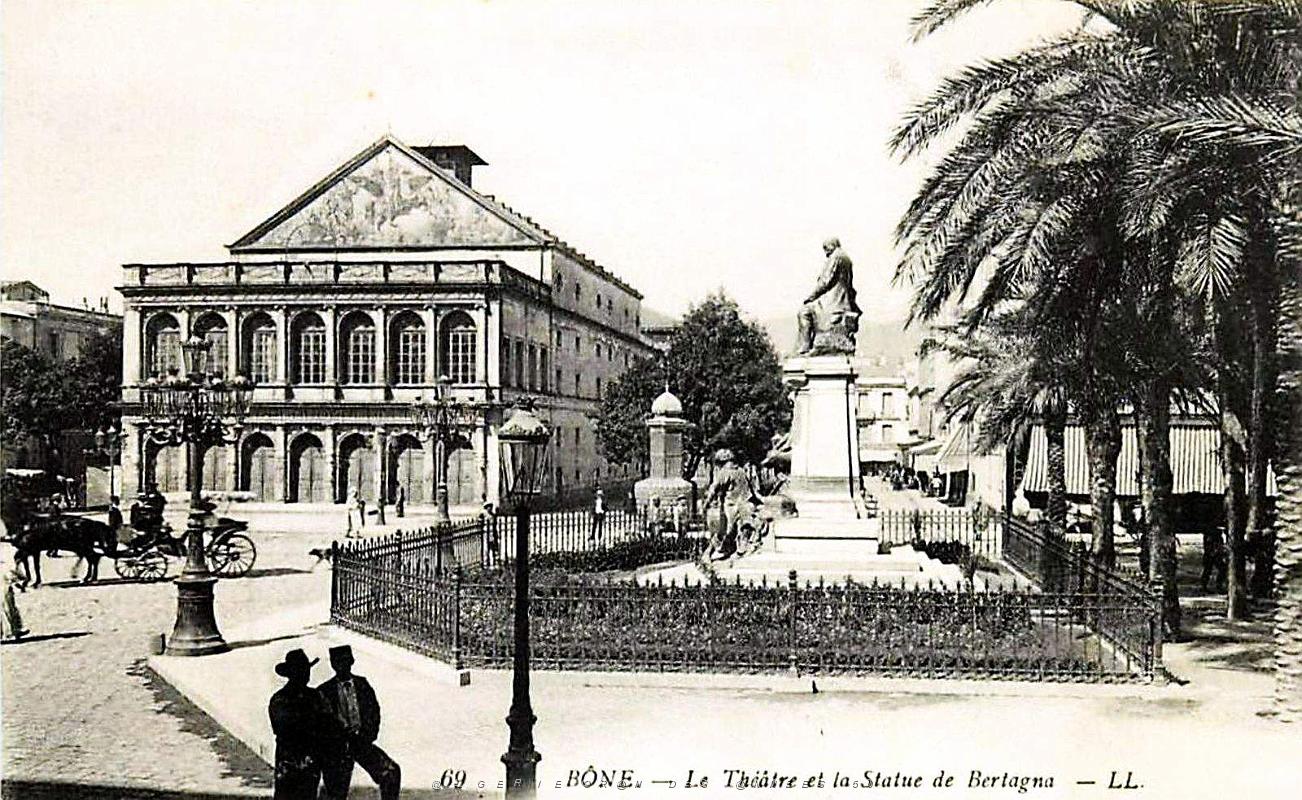 Bone - Le Theatre et la Statue de Bertagna.jpg